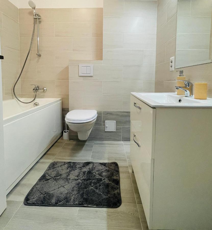 Q Royal Apartment - Palas Center Iasi Exteriér fotografie